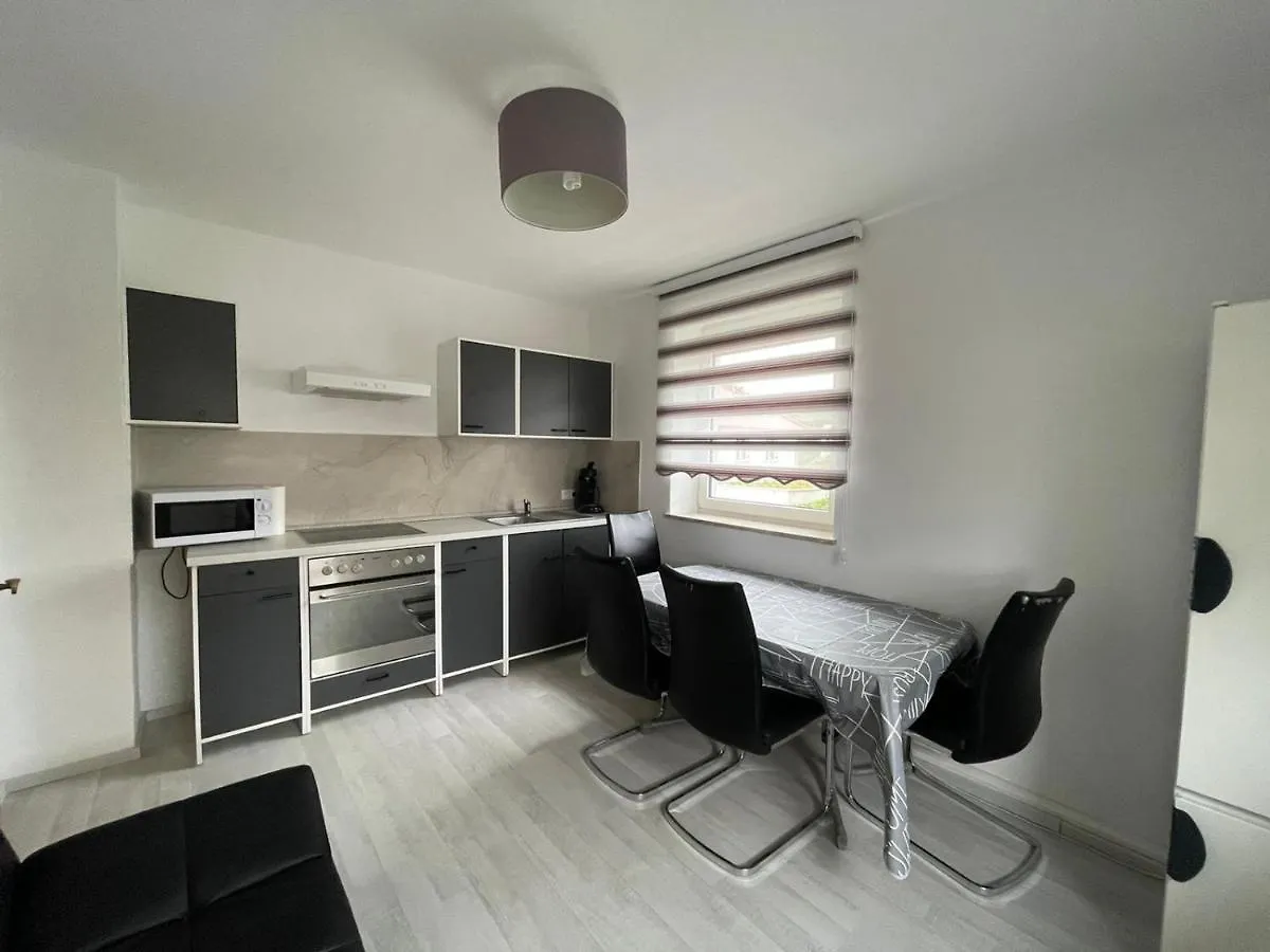 Guntia Apartment Mit Grossem Garten Guenzburg 0*,